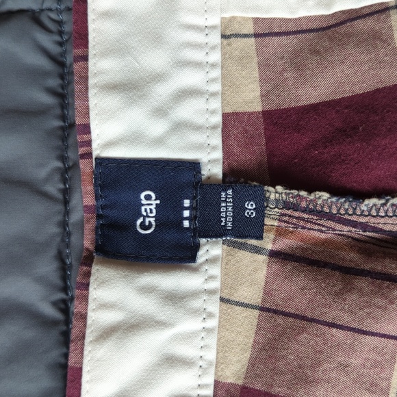 3 Pairs GAP Men's Plaid Shorts, Size 36 - Picture 4 of 10